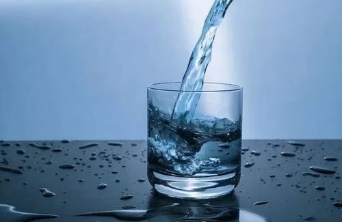 喝水时,一半热水兑一半冷水,对身体有何危害 越早知道越好